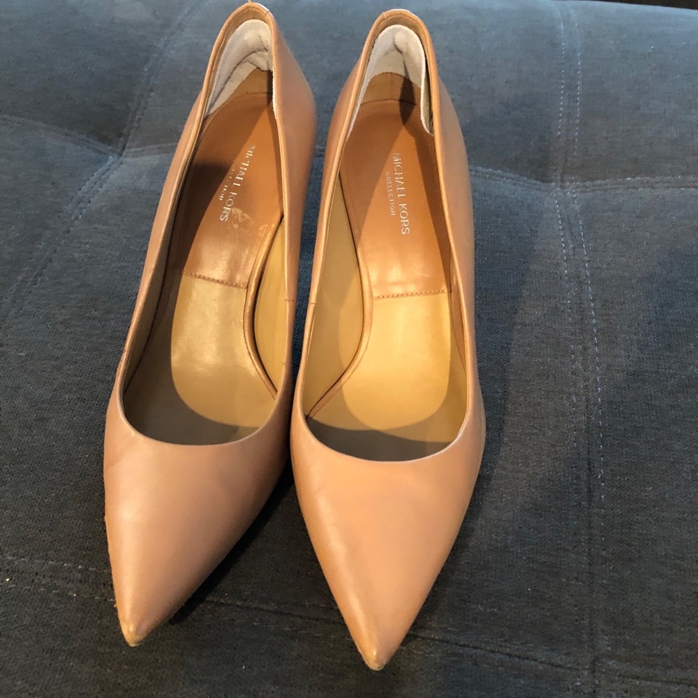 MICHAEL KORS TAN HEELS